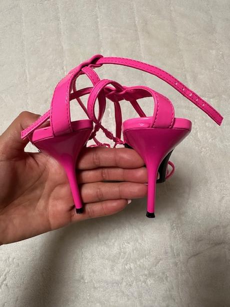 Neónové ružové sandálky s remienkami zn. bershka, bershka,39