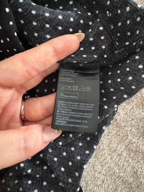 Čierna bodkovaná blúzka, h&m,40