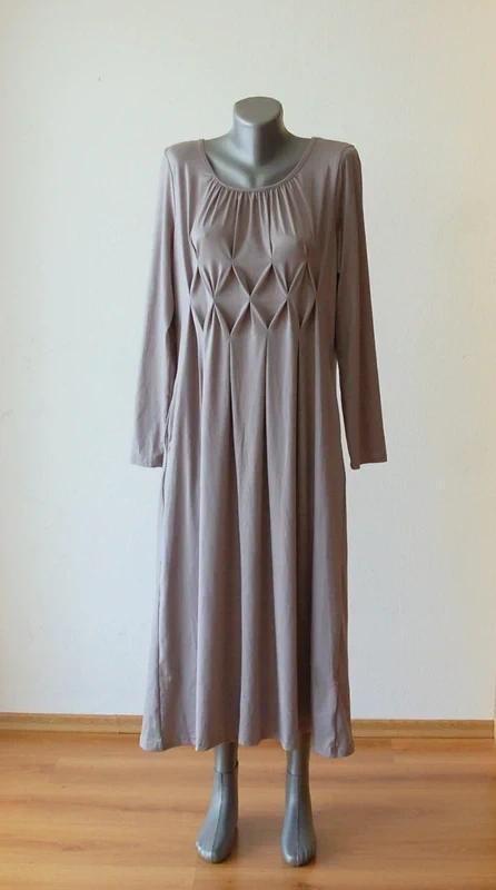 Elegantné sivé maxi šaty s kosoštvorcovým detailom, xxl