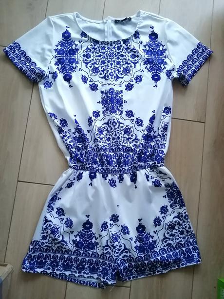 Krátky nohavicový overal s ľudovým motívom, gate,s