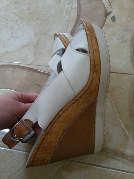 Koženné sandálky, lasocki,38