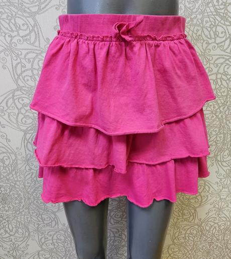 Sukňa s volánmi, 146