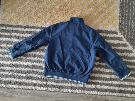 Prechodná tenká bunda, 122