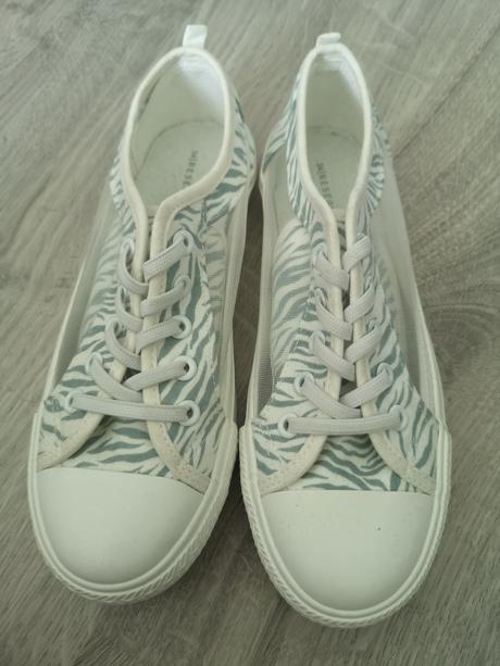 Tenisky, reserved,34