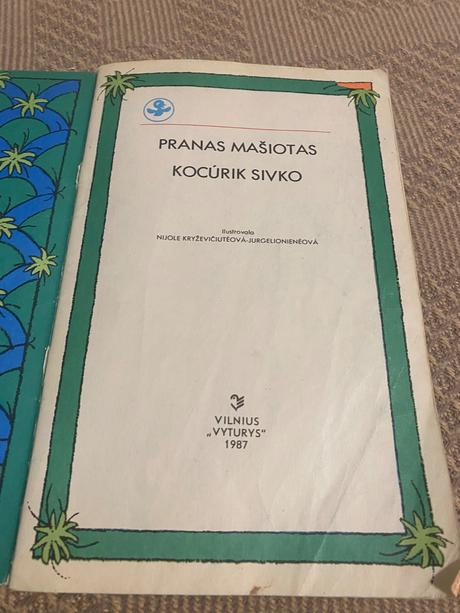 Krásna stará retro mini knižka kocúrik sivko, 