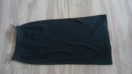 Dlhšia zelená sukňa, 40