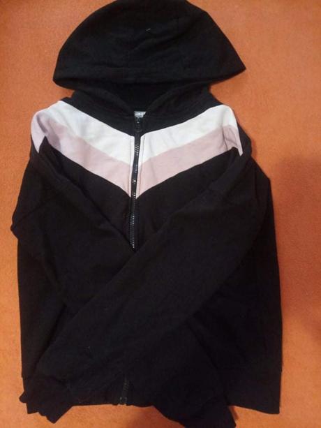 Predám mikiny, 146