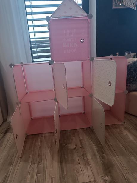 Dievčenská komoda, 