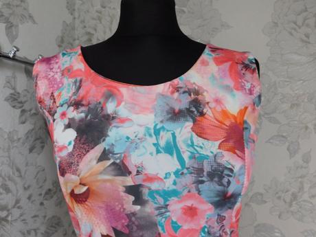 Pekna trendy bluzka, 36