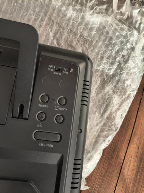 Jvd nové kvalitné hodiny rádiom riadené, 