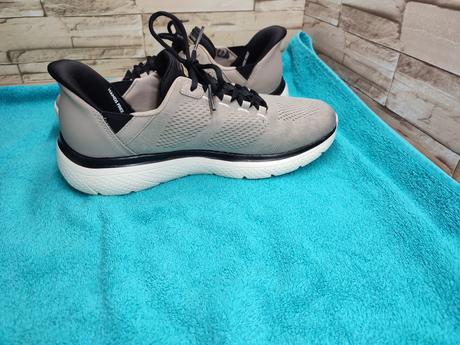 Skechers 42 - šedé našuchovacie tenisky, skechers,42