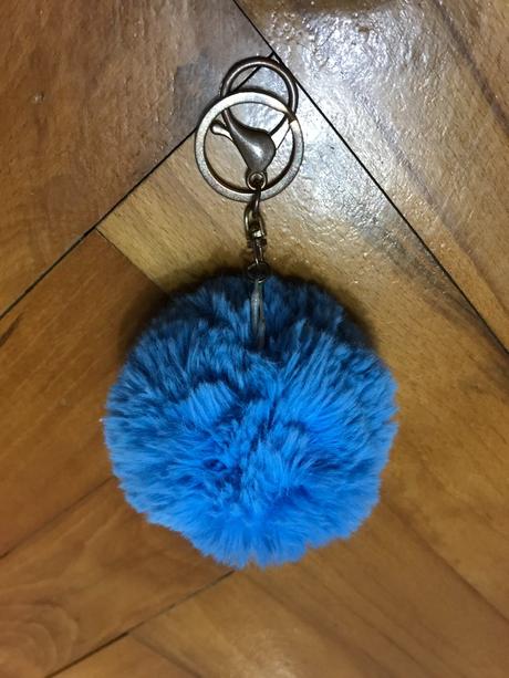 Modrá kľúčenka pompom, 