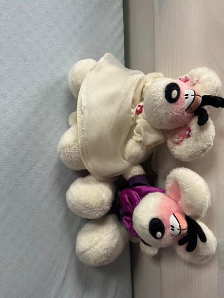 Svadobny podnos a plysaky, 