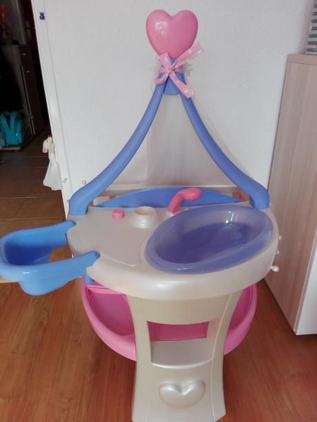 Postieľka,jedáleň a kúpeľňa v jednom,