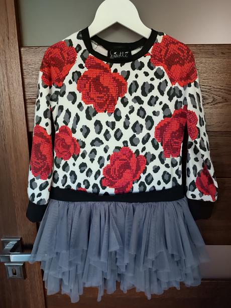 Dievčenské šaty, 116