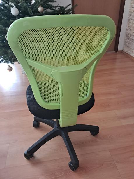 Detské stoličky, spolu 15 eur,