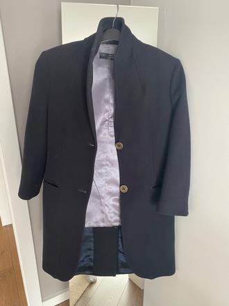 Krasny značkový kabat, 36