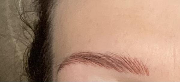 Dá sa upraviť oranžový tón po microbladingu?