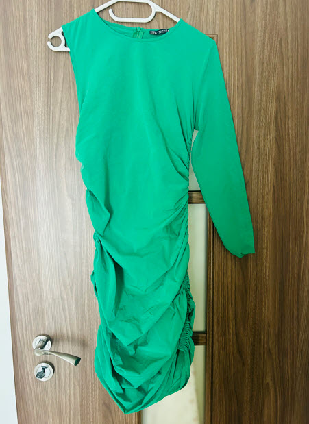 Krásne asymetrické šaty značky zara, zara,m