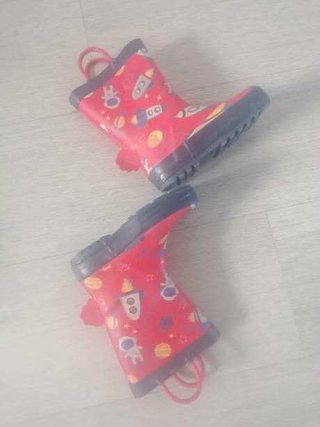 Gumáky vesmírne, 25