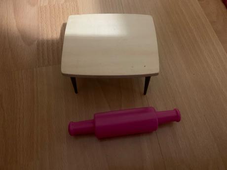 Rozne doplnky pre bábiky,