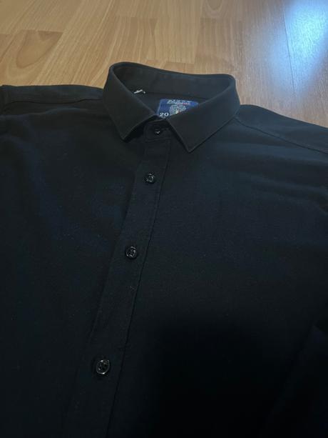 Čierna košeľa, 170