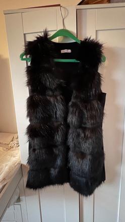Vesta s kožušinou, reserved,m