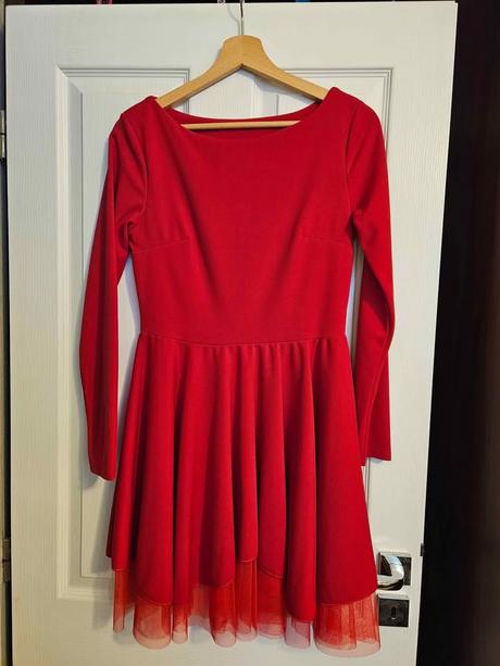 Dámske červené šaty, 