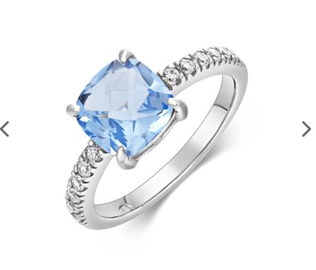 Strieborný prsteň so zirkónmi, 