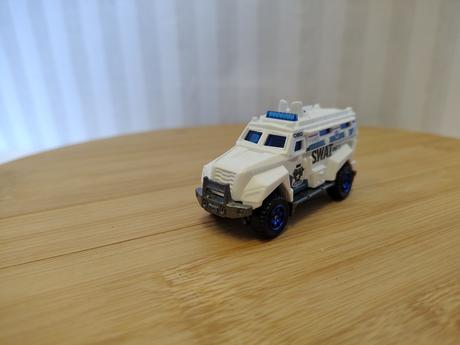 Zberateľský matchbox s.w.a.t. truck mb824, mattel,