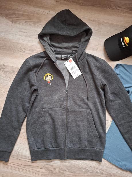 Nová súprava mikina,tričko,šiltovka onepiece, sinsay,xs