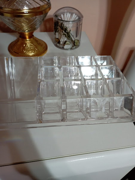 Organizér na kozmetiku,