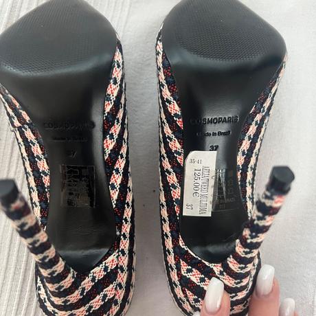 Nádherné lodičky, 36