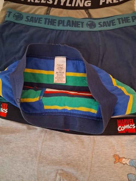 Predám balik 5ks boxeriek  spolu 2 eurá, zara,140