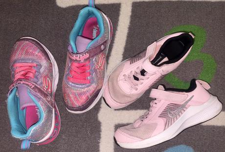 Tenisky nike v.32 + 1 skechers v.32, nike,32