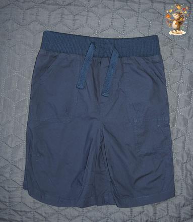 Šortky, f&f,110