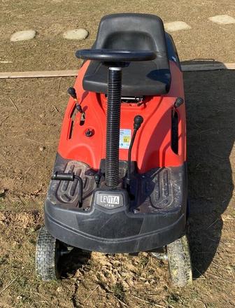 Záhradný traktor - benzínová kosačka mountfield lt, 