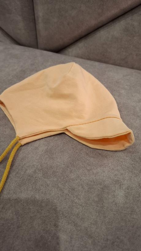 Čiapka so šiltom, 44