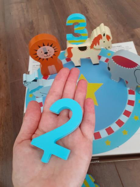 Narodeninová cirkusová manéž,