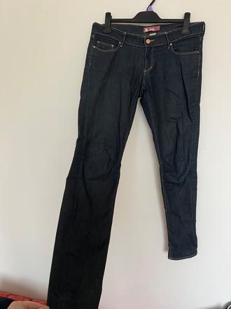 Hm tmavomodre rifle w30 nieco nosene cca m len cez, h&m,m