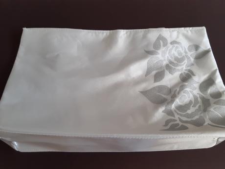 Nádherná biela kabelka, 