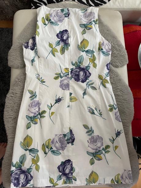 Nádherne puzdrové saty zn oasis, 38