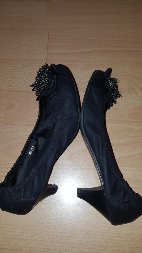 Čierne topánky, 38