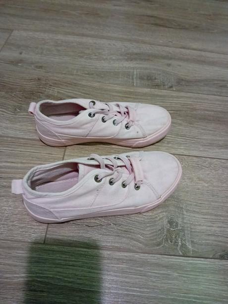 Tenisky, reserved,32