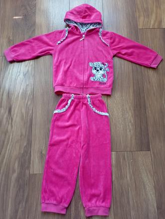 Velurova súprava v 104, 104