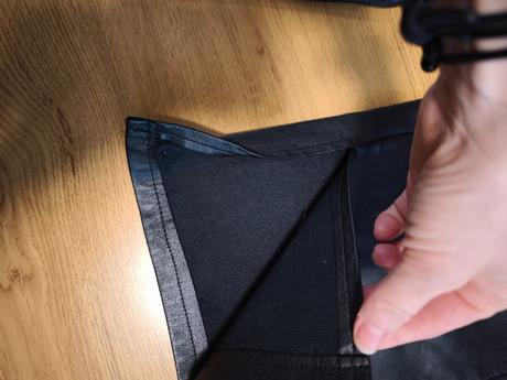 Koženkové nohavice, 134