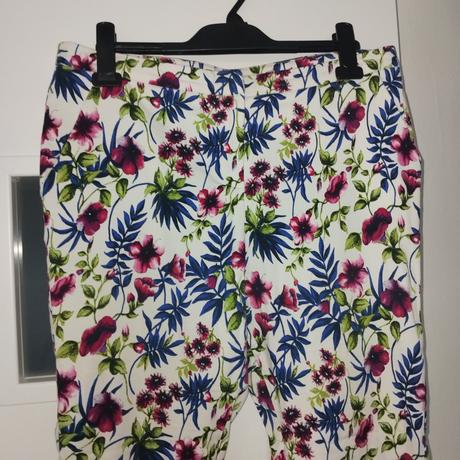 Kvietkované nohavice, f&f,42