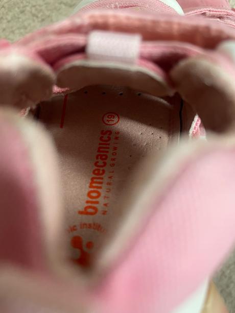 Sandálky biomecanics, 19