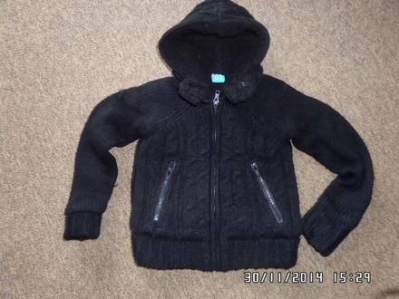 Unisex čierny sveter, 104