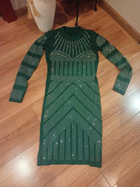 Krásne trblietavé šaty, baty fashion,m